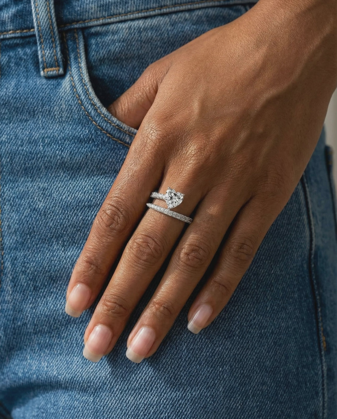 Amora ring